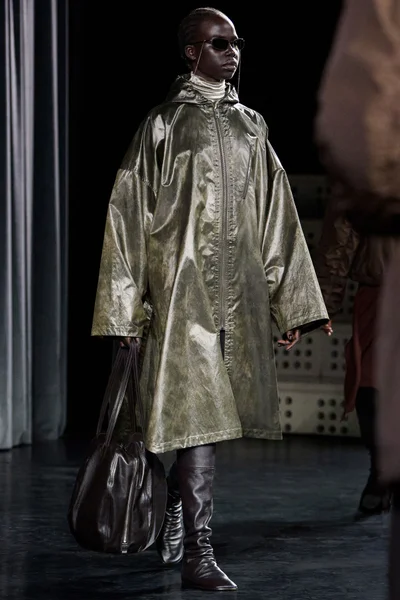 Look 44